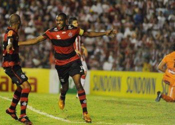 Meia ignora o fim do risco de rebaixamento e quer que time termine o campeonato na melhor posição possível