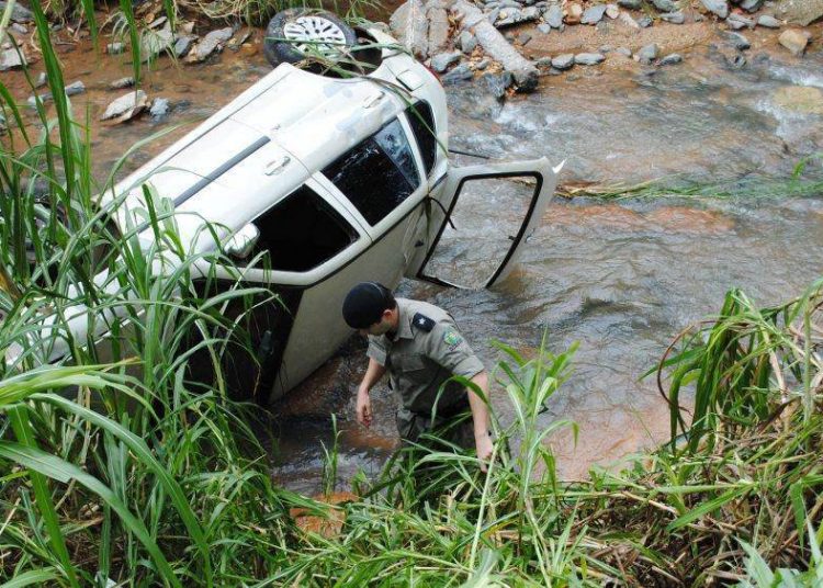 O veículo foi roubado em Aparecida de Goiânia