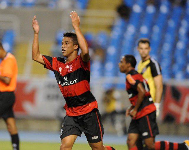 Nixon marcou um dos gols do Flamengo