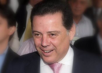 Segundo a revista, o governador Marconi Perillo montou uma central de grampos clandestina para investigar aliados e adversários políticos