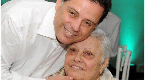 Marconi e sua amanda mãe Dona Maria