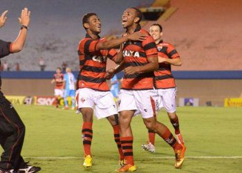 Anselmo comemora o gol que deu a vitória ao Atlético contra o Paysandu (Foto: Joelton Godoy)