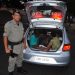 Sargento Vieira ao lado dos menores apreendidos