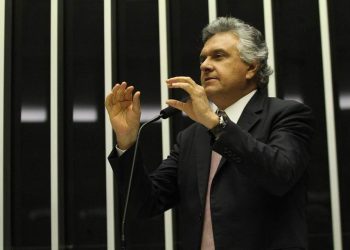 Político pode sair como candidato a senador avulso