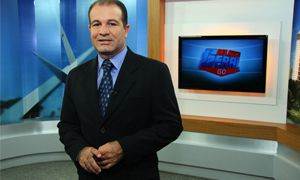 Oloares é apresentador do programa Balanço Geral, da Record Goiás