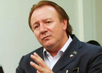 Político contratou o publicitário Duda Mendonça