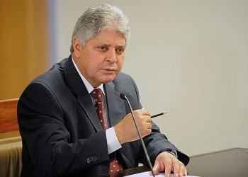 Alcides tem frequentado reuniões com Vanderlan