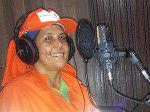 Maria Josenilda gravou um CD com oito músicas