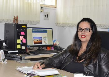 Secretária de educação diz que participação da comunidade favorece a prática pedagógica 
(Foto: Leandro Lopes)