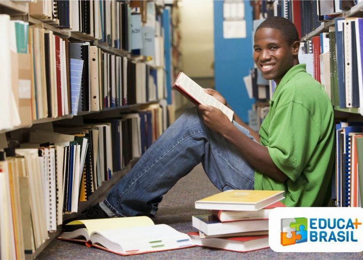 Programa dá bolsas de 50%