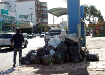 Desde fevereiro, a Comurg enfrenta problemas com a coleta de lixo