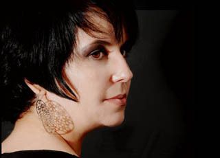 Cantora pretende fazer show especial de lançamento do disco