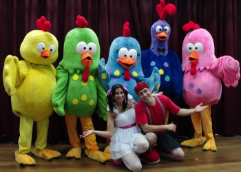 Além da Galinha Pintadinha, peça traz diversos personagens