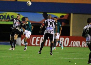 Em partida insossa, Goiás é eliminado da Copa do Brasil com placar empatado.