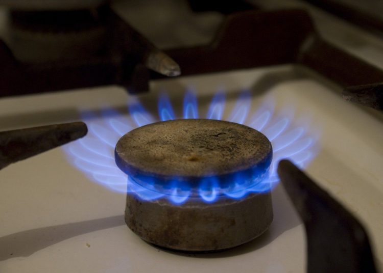 O incêndio teria sido causado por uma panela que estava no fogão