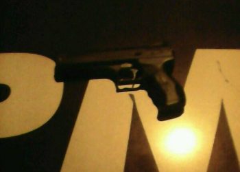 Bandidos portavam arma falsa