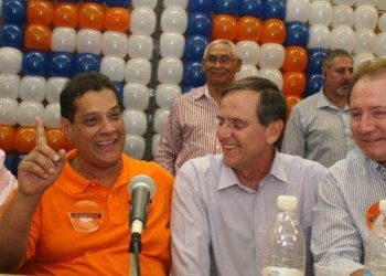 Gomide discursou e Friboi saiu do repouso médico para marcar presença
