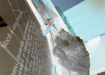 A exposição intitulada Legião apresenta uma série de ilustrações, que utilizam narrativas psicológicas, comunicação pictográfica e mais