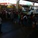 Manifestantes fecham Terminal Praça da Bíblia (Foto: Edison Pelikano/ Diário da Manhã)