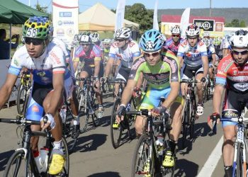 A volta ciclística de Goiás da categoria elite, além de ter os principais ciclistas do País, conta também com equipes de Caldas Novas (Foto: Francisco Frotas)