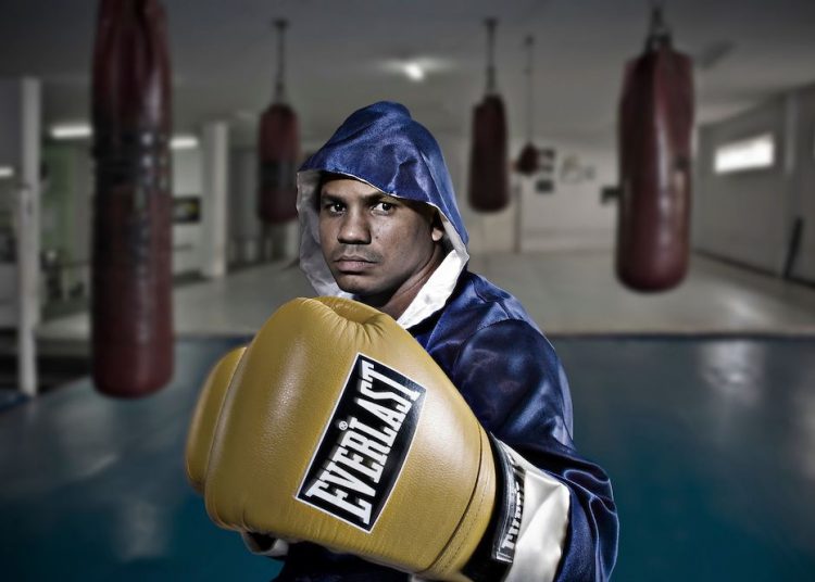 O pugilista goiano Gilberto Pereira dos Santos, o Yorubá, que também detém os títulos Sul-Americano e Brasileiro até 69,850 kg, enfrentará o argentino Benito Pascual Domingues