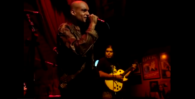 A banda Tahra está na estrada desde 1993