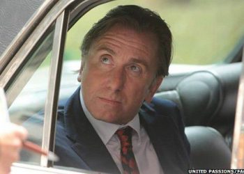 Tim Roth interpreta Blatter  (Foto: BBC/'United Passions'/Facebook)