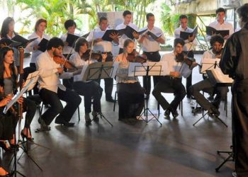O grupo apresenta repertório renascentista, barroco e colonial brasileiro