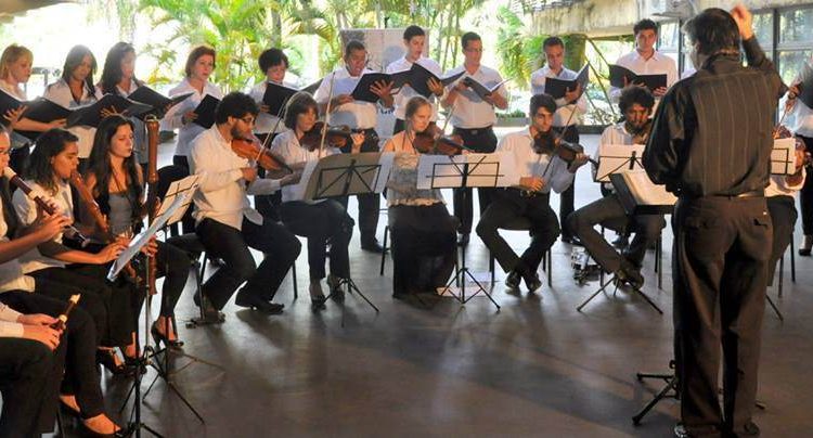 O grupo apresenta repertório renascentista, barroco e colonial brasileiro