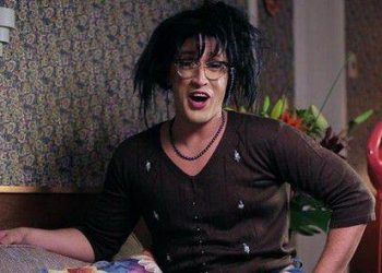 Humorista se apresenta em duas sessões, no Teatro Rio Vermelho