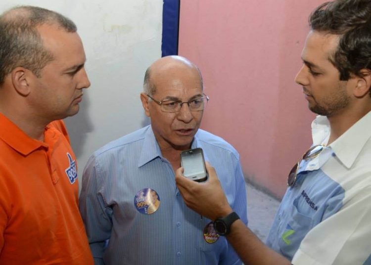 Eurípedes (PROS), professor Alcides e jornalista Guilherme Coelho. (Foto: Valdemy Teixeira)
