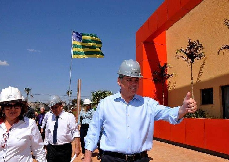 Foto tirada durante a visita de Marconi Perillo as obras de construção do Hospital de Urgências da região noroeste de Goiânia, o Hugo 2