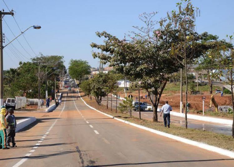 No final de dezembro de 2013, parte da pista da Avenida São Paulo sobre o Córrego Almeida cedeu e uma das pistas precisou ser interditada pela prefeitura