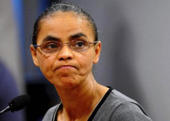 Ao se consolidar no segundo lugar, dez pontos à frente do tucano Aécio Neves, na disputa presidencial, a ex-senadora e ex-ministra do Meio-Ambiente, Marina Silva, assumiu também o posto de saco de pancada da campanha