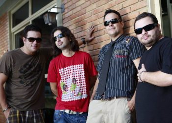Na apresentação, clássicos se misturam as músicas do novo trabalho da banda