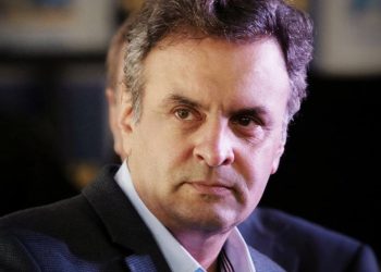 Parte da cúpula do PSDB está indignada com o posicionamento ou a falta de posicionamento do senador Aécio Neves (PSDB-MG)