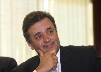 No Senado, Aécio segue fazendo oposição agressiva ao Governo Federal