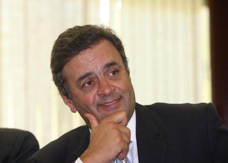 No Senado, Aécio segue fazendo oposição agressiva ao Governo Federal