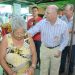 Por onde passa, Alcides conversa com a população e divulga os projetos e propostas de Vanderlan e sua coligação