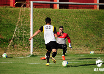 Jogadores do Vila voltaram a treinar após a greve. (Foto: Douglas Monteiro/Vila Nova)