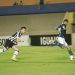 Ramon driblou o goleiro e marcou o gol da vitória do Goiás. (Foto: Site Goiás E.C.)