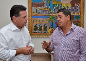 Marconi recebe apoio de prefeito da oposição.