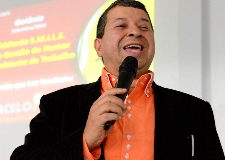 Marcelo Pinto, o Dr. Risadinha, é um estimulador da troca de sorriso entre as pessoas