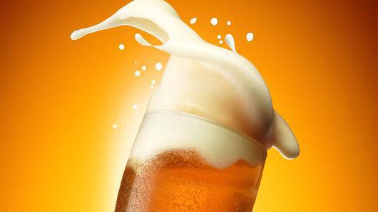 Receita vai reajustar semestralmente os impostos aplicados sobre a cerveja