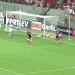 Renan Fonseca marca o primeiro gol do jogo.