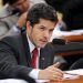 “Já que se o senador quer realmente ajudar e se acovardou da missão que o povo goiano lhe deu para representá-lo no Senado, poderia, como médico competente que é, assumir a Secretaria Municipal de Saúde”