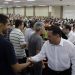 Acompanhado pelo deputado federal e candidato ao Senado, Vilmar Rocha (PSD), e pelo procurador-geral do Estado, Alexandre Tocantins, Marconi foi convidado pelo pastor Aluízio Silva a subir ao altar
