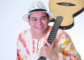 No repertório estão músicas próprias como Pra Namorar, além de clássicos do forró
