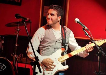 Nas interpretações de Túlio, o músico altera os arranjos, sempre com destaque às guitarras e aos violões, característica de seu som
