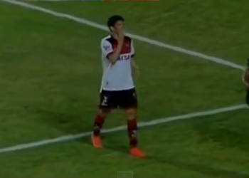 Júnior Viçosa comemora o gol da vitória atleticana